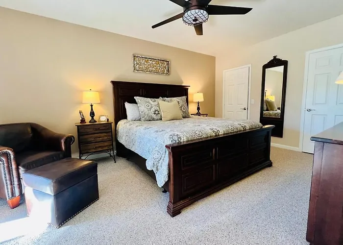 Luxury At The Signature 2 Bedrooms, 2 Mater