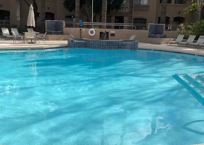 Luxury At The Signature 2 Bedrooms, 2 Mater Scottsdale