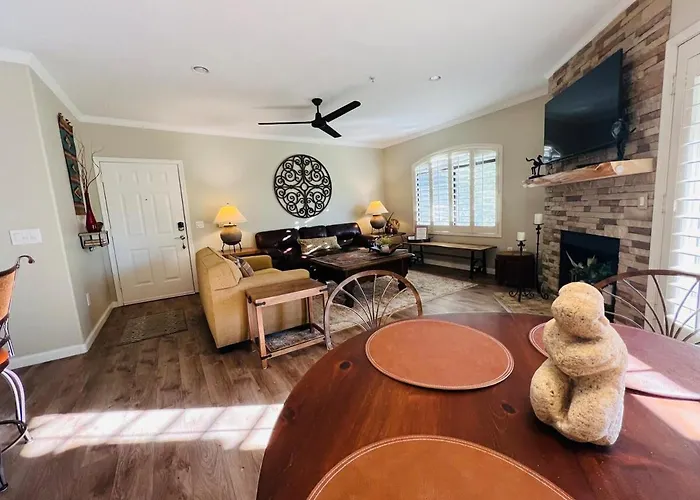 Luxury At The Signature 2 Bedrooms, 2 Mater * Scottsdale